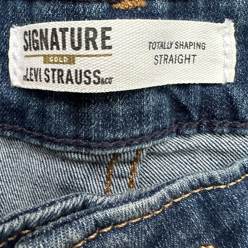 NWT - Levi Strauss Signature Totally Shaping Straight Leg Jeans - Picture 6 of 6